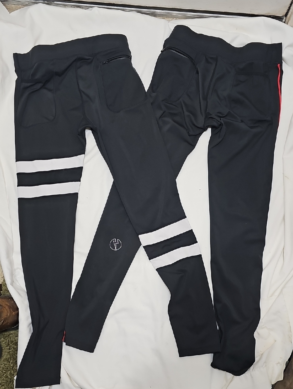 KAPOW Meggins Black Athletic Leggings with Contrast Accents - Picture 3 of 11